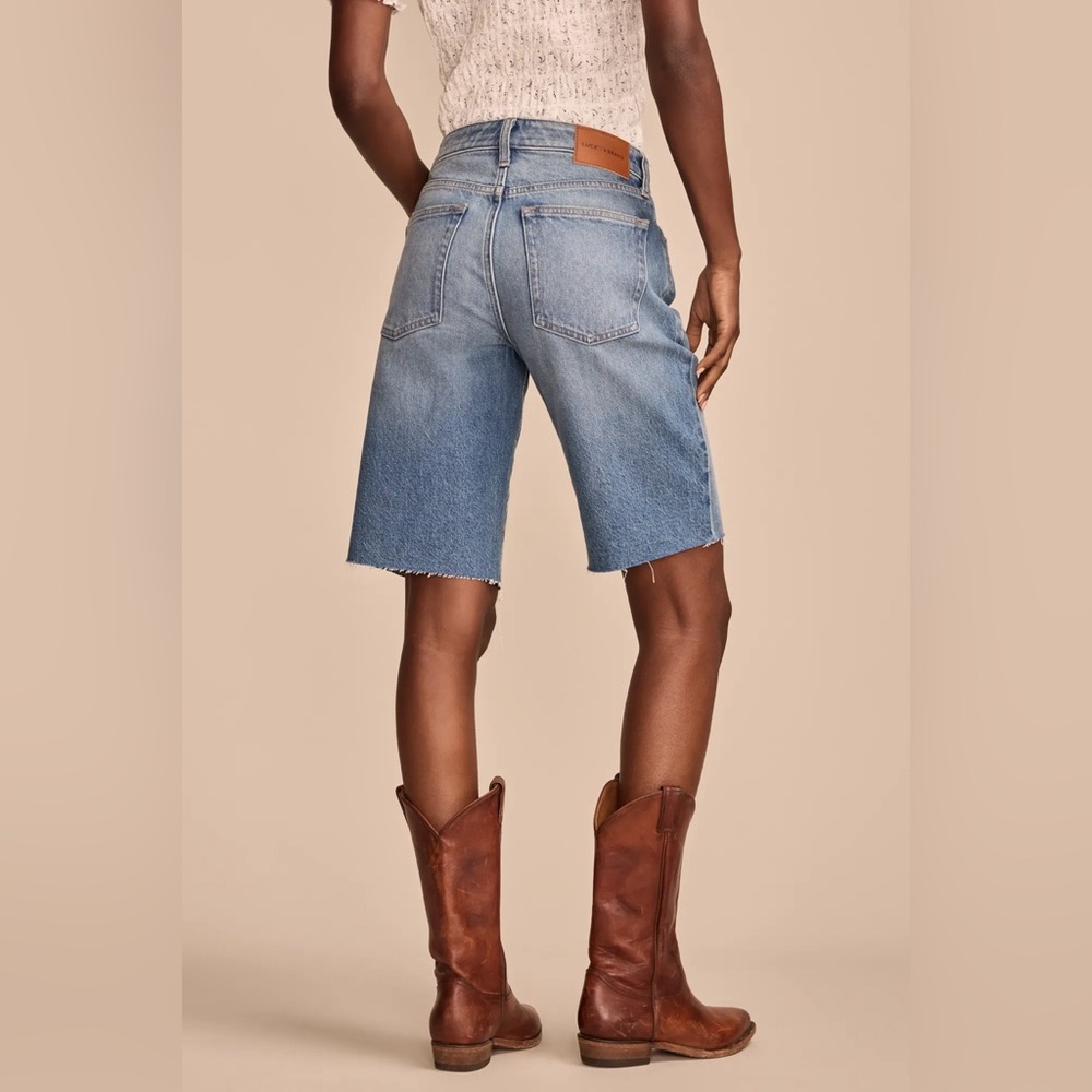 Lucky Brand 🍀 Sweet-N-Low Loose Raw Hem Denim Bermuda Shorts, Size 8/29 - Picture 4 of 16